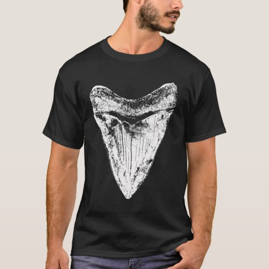 メガロドンの歯のサメ愛好家ギフト メガ・シャークス化石 Tシャツ (正面)