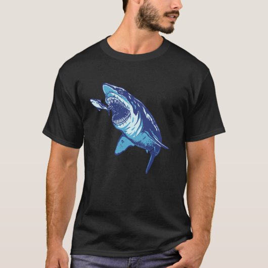 メガロドンサメが魚を食べる面白いデザイン Tシャツ (正面)