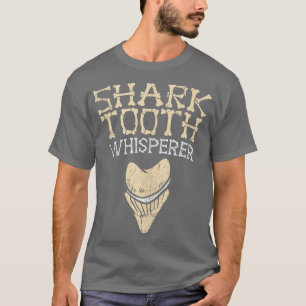 メガロドンシャーク歯ウィスパー化石歯ハンテ Tシャツ
