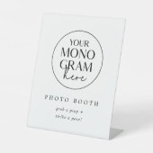 メガン白黒モノグラム結婚ズ写真ブース 台座サイン (正面)