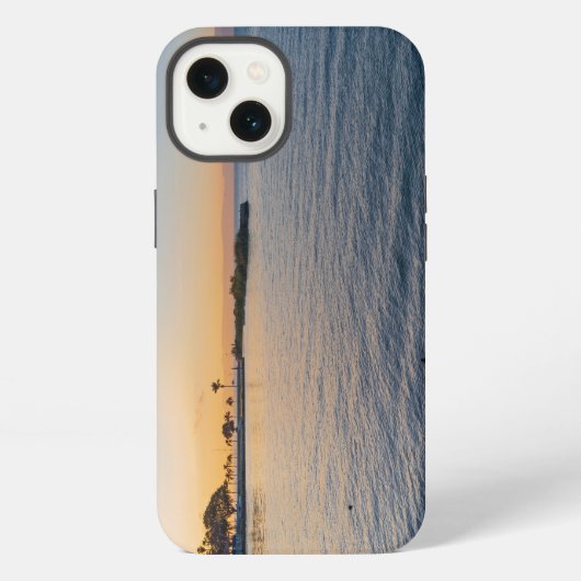 メキシコのチャパラで夜が明ける iPhoneケース (裏面)