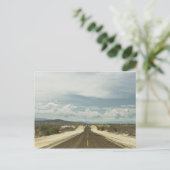 メキシコのバハの風景を通る長い直線の道 ポストカード (スタンド正面)