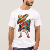 メキシコの少年ダビングポンチョCinco De Mayo Tシャツ (正面)