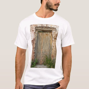 メキシコの素朴な木の戸口 Tシャツ