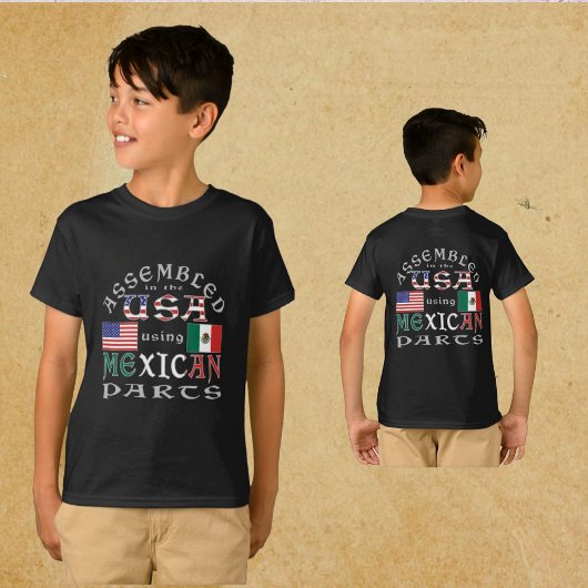 メキシコの部品を使用して組み立てられたアメリカ男の子をパーソナライズ Tシャツ