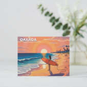 メキシコオアハカ州のモダンサーファーの日没 ポストカード (スタンド正面)