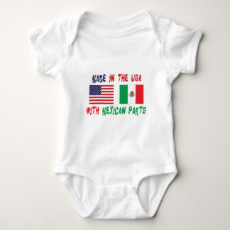 メキシコ人が付いている米国で作られてベビーのTシャツを分けます ベビーボディスーツ