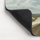 メキシコ人のBajaの景色による長い直線道路 マウスパッド (コーナー)