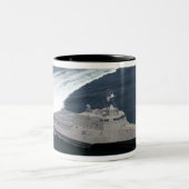 メキシコ湾の船舶の独立と戦う ツートーンマグカップ (中央)