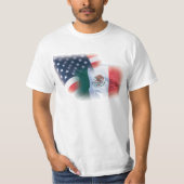 メキシコ系アメリカ人の旗のTシャツ Tシャツ (正面)