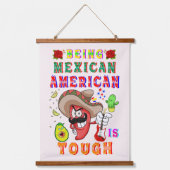 メキシコ系アメリカ人は厳しい 吊り下げ型タペストリー (正面2)