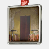 メキシコ、オアハカ、アフターンサンライトバルコニー メタルオーナメント (左)