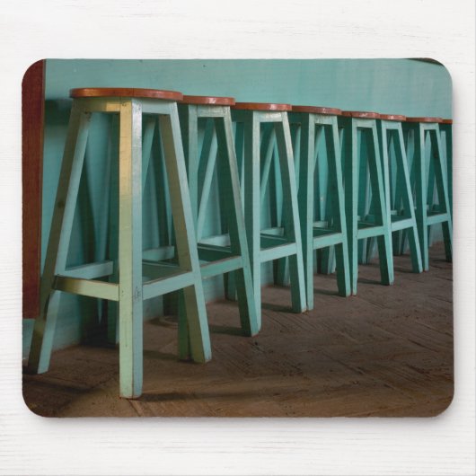 メキシコ、オアハカ、グリーンバースツールラインウォール マウスパッド (正面)