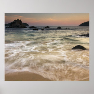 メキシコ、ゲレロ、ジワタネホ。サーフェスに沿って ポスター