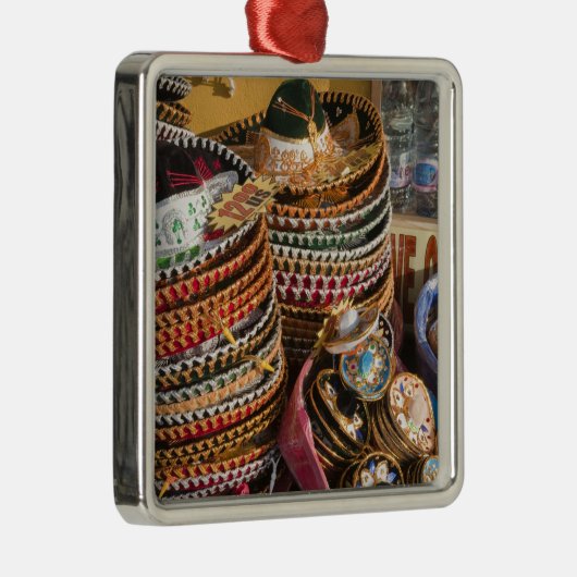 メキシコ、コズメル。コズメル島の土産物 メタルオーナメント (右)