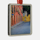 メキシコ、サンミゲル·デ·アレンデ、ホームズ·アロン メタルオーナメント (右)