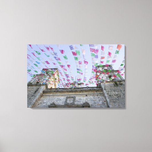 メキシコ、ユカタン、バルアドリド、ラ・パラキア・デ・サン キャンバスプリント (正面)