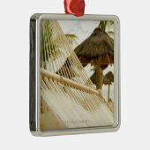 メキシコ、Playa del Carmenのビーチのハンモック メタルオーナメント (右)