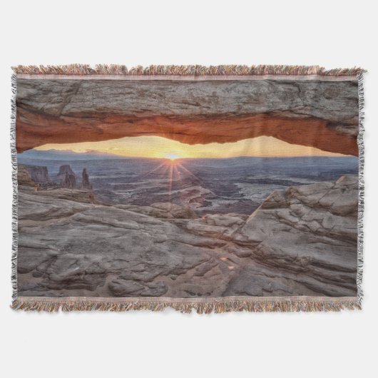 メサのアーチ、Canyonlandsの国立公園の日の出 スローブランケット (正面)