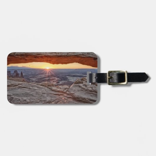 メサのアーチ、Canyonlandsの国立公園の日の出 ラゲッジタグ (正面横)