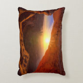 メサのアーチ、Canyonlandsの国立公園 アクセントクッション (正面(垂直))