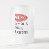 メスの消防士の特性 フロストグラスビールジョッキ (正面左)