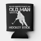 メスはホッケーの老人を過小評価しない 缶クーラー (裏面)