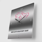 メタリッククラシックルックの様式化された赤い車 スクエア壁時計 (傾斜)