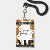 メタリックゴールドの風船 スイート16パーティー VIPパス バッジ (正面（ネックストラップ付）)