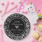 メタリックシルバーとブラックダマスク25周年 ペーパープレート (パーティー)