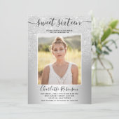 メタリックシルバーのグリッターオンブレ 3枚の写真 スイート16 招待状 (スタンド正面)