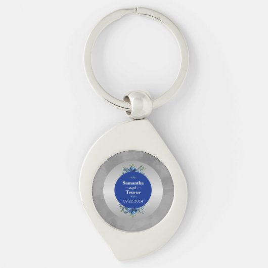 メタリックシルバーの花とフローラの優雅さ キーホルダー (正面)