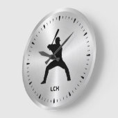 メタリックシルバー黒野球選手シルエット ラージ壁時計 (傾斜)