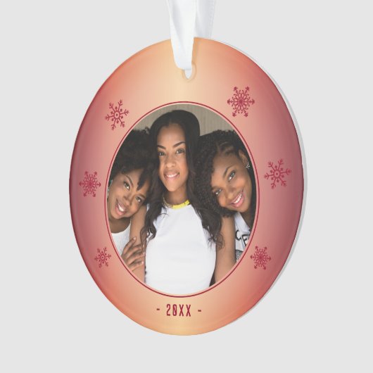 メタリックモダンレッド雪片ファミリー写真 オーナメント (正面)