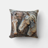メタル彫りルックホースポートレート クッション (正面)