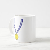 メダルを取った コーヒーマグカップ (正面左)