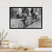 メッセンジャーボーイと自転車1911 ポスター (キッチン)
