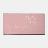 メッセージと名前とピンク&ホワイトのスター・トリオ デスクマット (正面)