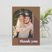 メッセーパーソナライズされたジレトロ70sブラウン結婚の写真 サンキューカード (スタンド正面)