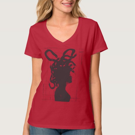 メデューサのインク: 手描きの神話的デザイン Tシャツ (正面)