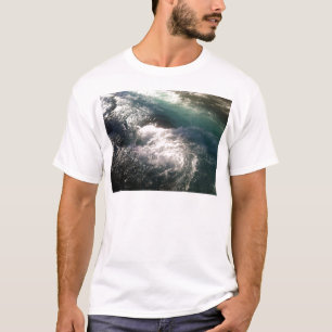 メトリウス川のウィザード滝 Tシャツ