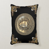 メドゥーサとギリシャ鍵金ゴールドオーブソンデザイナー アクセントクッション (正面(垂直))