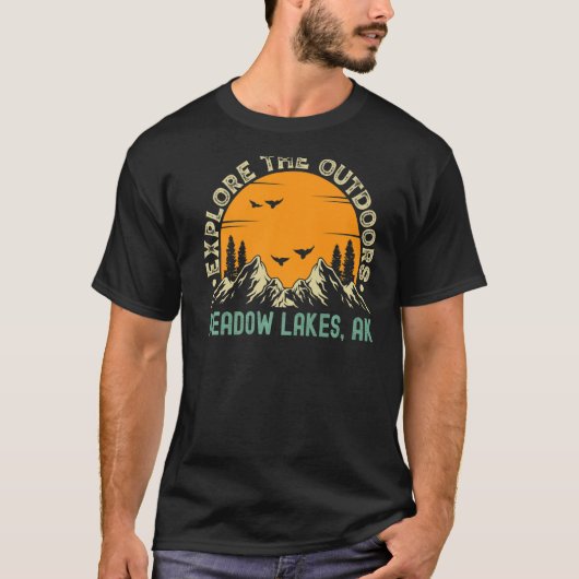メドウレイクスアラスカエクスプローラーザアウトドア Tシャツ (正面)