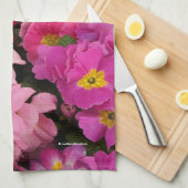 メドレーカラフルピンクブルーパープルプリムラ花 キッチンタオル (四つ折り)