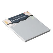 メモパーソナライズされた帳ベビーPink Cosmos on Navy ノートパッド (アングル)