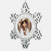 メモリアルは消えた忘れがシックな写真でエレガントはない スノーフレークピューターオーナメント (右)