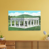 メモリアルエントランスアットバトルフィールド墓地ビュー キャンバスプリント (インサイチュ (リビング))