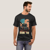 メモリアルデー装甲戦闘米国国旗4日 Tシャツ (正面フル)