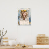 メモリアルブルーと金ゴールドフォト葬儀へようこそ ポスター (キッチン)