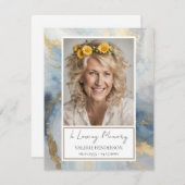 メモリアルブルーと金ゴールド写真葬儀記念インヴィ 招待状 (正面/裏面)